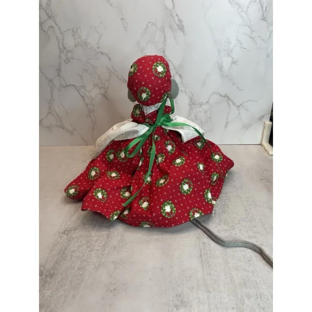 Vtg Handmade Christmas Mouse In A Christmas Dress With Basket 8